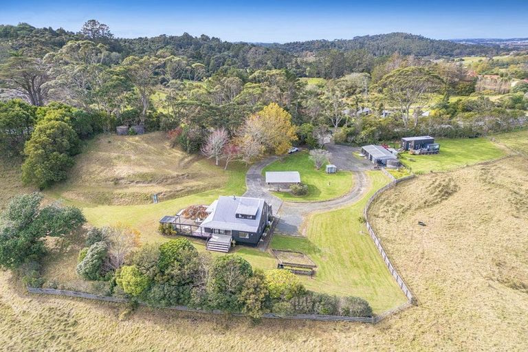 Photo of property in 139 Whitehills Road, Waitoki, Silverdale, 0994