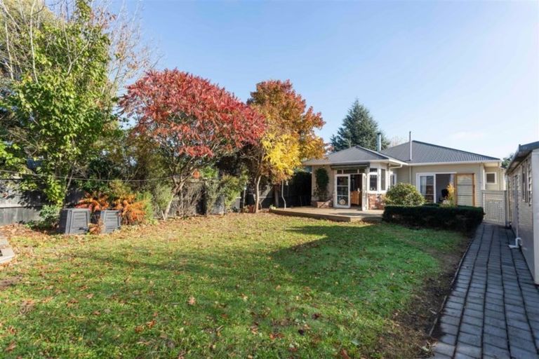 Photo of property in 12 Mayfield Avenue, Mairehau, Christchurch, 8013