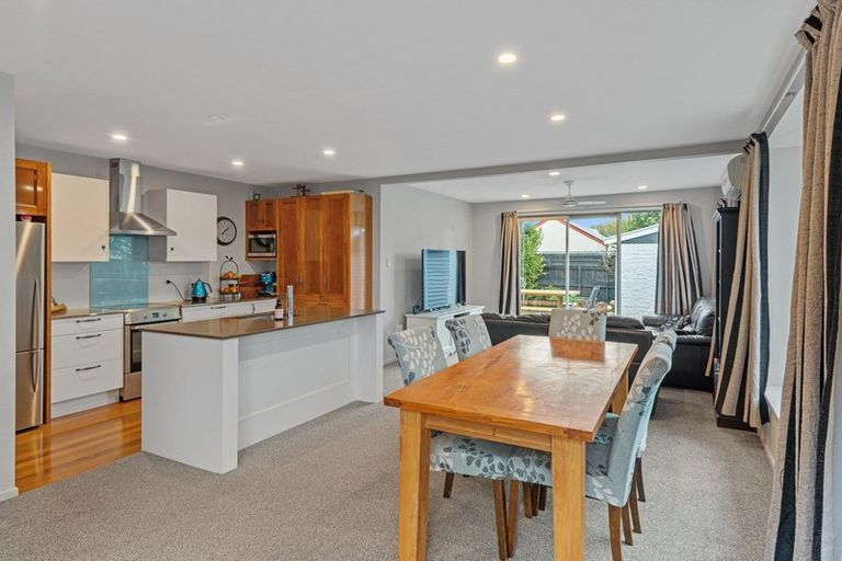 Photo of property in 21 Chilton Drive, Mairehau, Christchurch, 8052