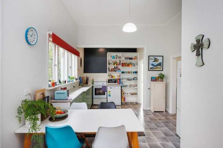 Photo of property in 30 Cuba Street, Marton, 4710