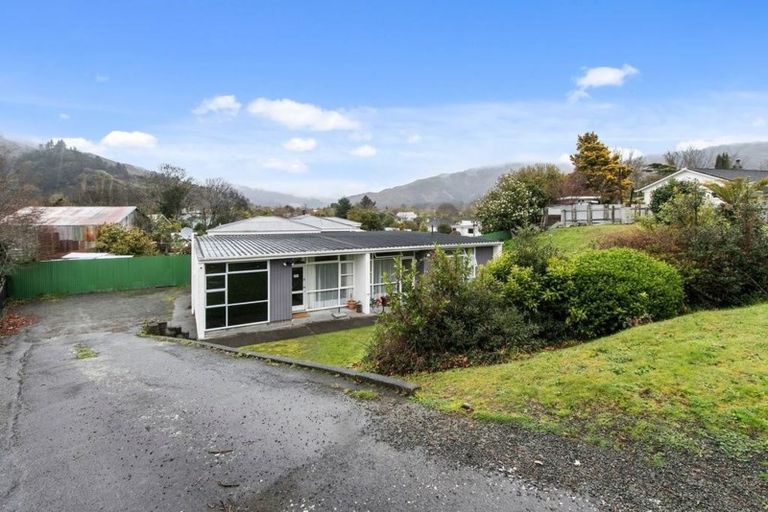 Photo of property in 11b Rowe Parade, Wainuiomata, Lower Hutt, 5014