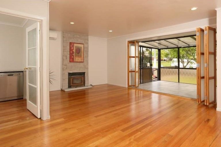 Photo of property in 13 Bedford Street, Te Atatu South, Auckland, 0610