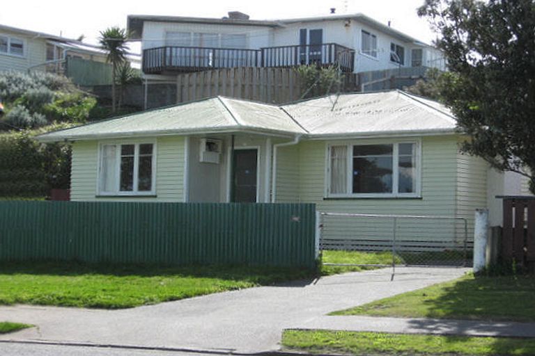 Photo of property in 130 Cornfoot Street, Castlecliff, Whanganui, 4501