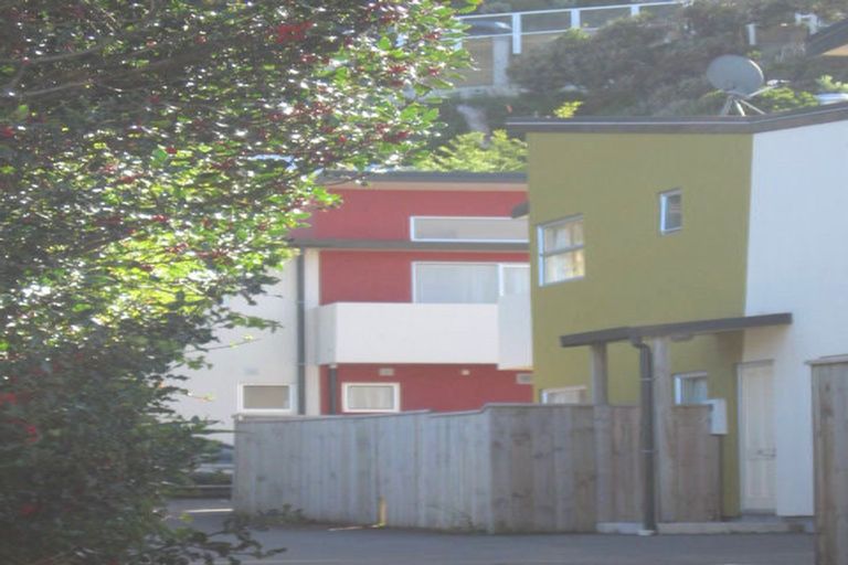 Photo of property in 140a Queens Drive, Lyall Bay, Wellington, 6022