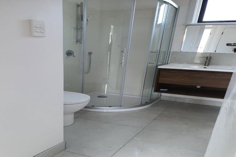 Photo of property in 13 Wylie Avenue, Sunnynook, Auckland, 0620