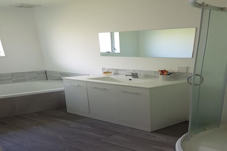 Photo of property in 43a Raumati Crescent, Onerahi, Whangarei, 0110