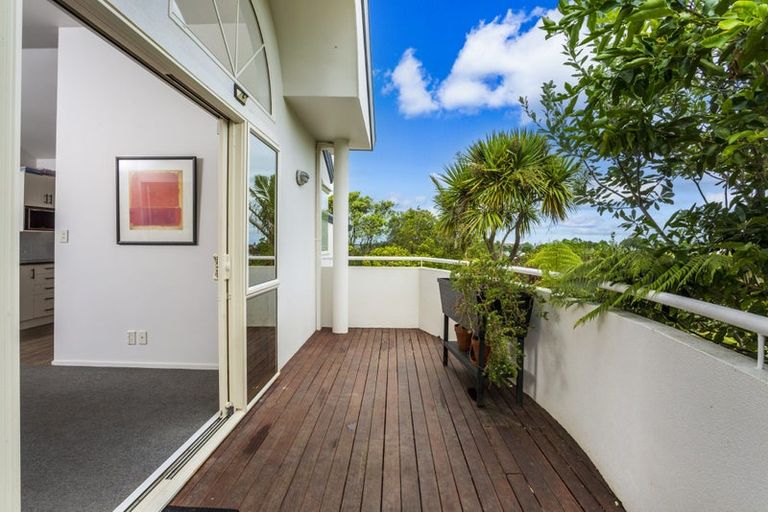 Photo of property in 8 Caversham Drive, Torbay, Auckland, 0630