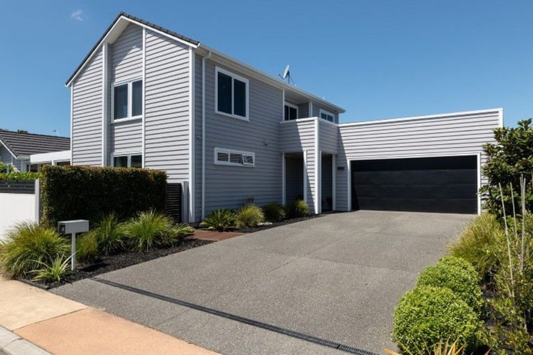 Photo of property in 14 Oceania Sands Way, Papamoa Beach, Papamoa, 3118