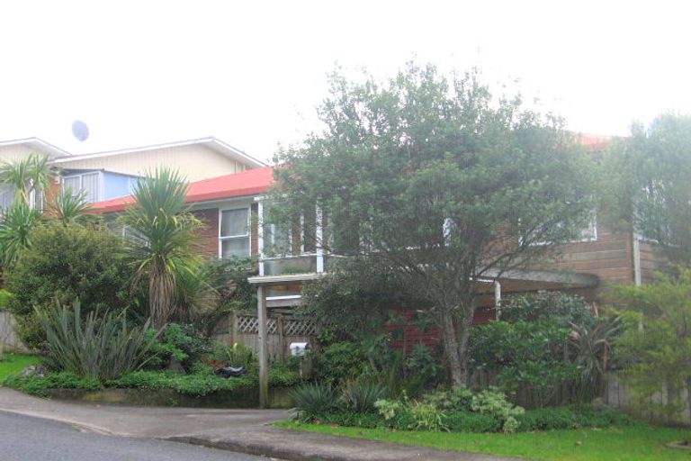Photo of property in 4 Rehia Road, Massey, Auckland, 0614