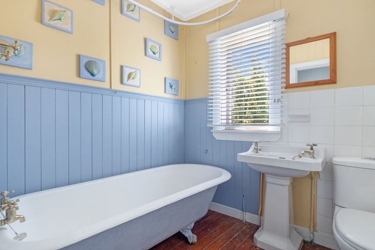 Photo of property in 57 Garfield Road, Helensville, 0800