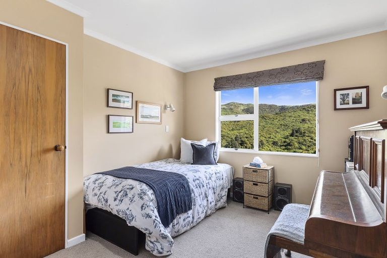 Photo of property in 22 John Witton Drive, Crofton Downs, Wellington, 6035