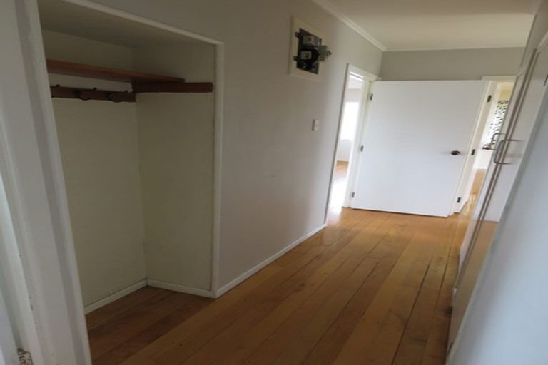 Photo of property in 1/4 Shamrock Lane, Te Atatu Peninsula, Auckland, 0610