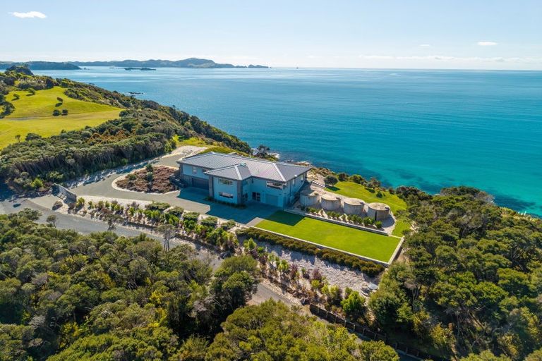Photo of property in 136 Pukematu Lane, Russell, 0202