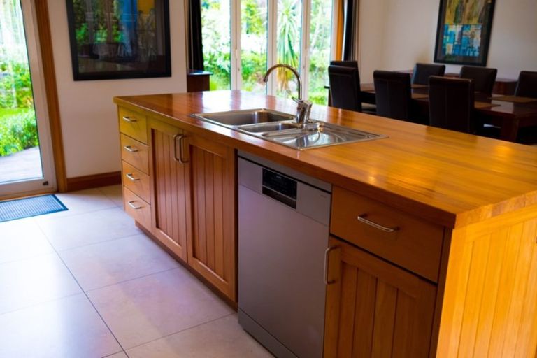 Photo of property in 32 Wai-iti Terrace, Burnside, Christchurch, 8052