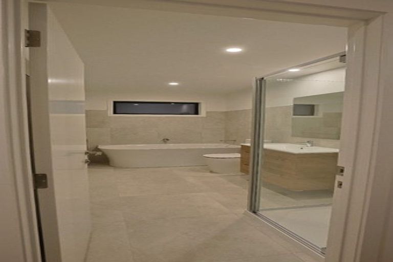 Photo of property in 24a Palm Avenue, Hokowhitu, Palmerston North, 4410