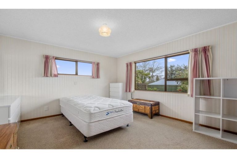 Photo of property in 2/208 Centreway Road, Orewa, 0931
