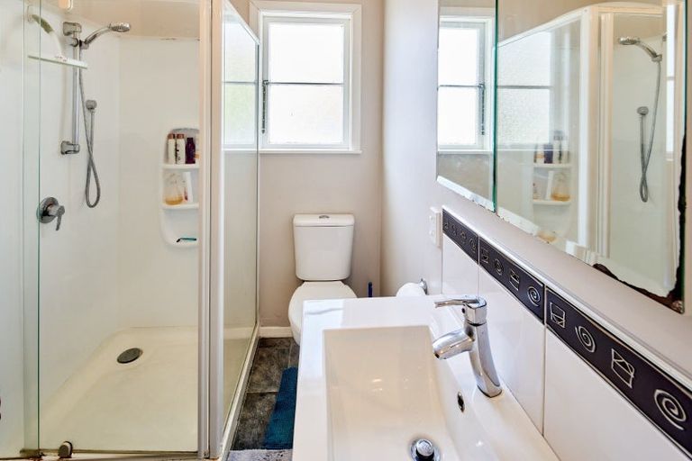 Photo of property in 6 Hobbs Grove, Epuni, Lower Hutt, 5011