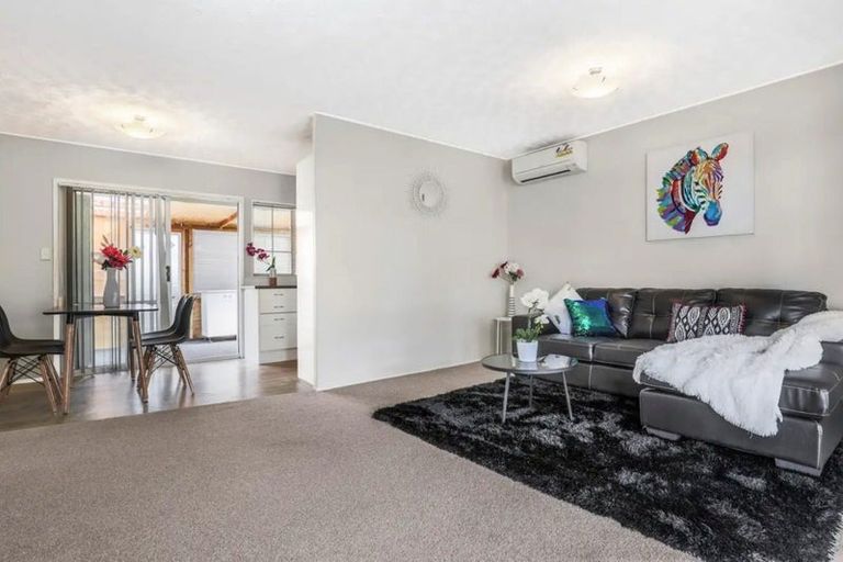 Photo of property in 3/63 Kenderdine Road, Papatoetoe, Auckland, 2025