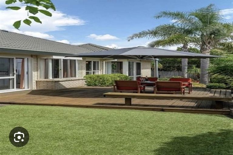 Photo of property in 7 Magilligan Close, East Tamaki Heights, Auckland, 2016