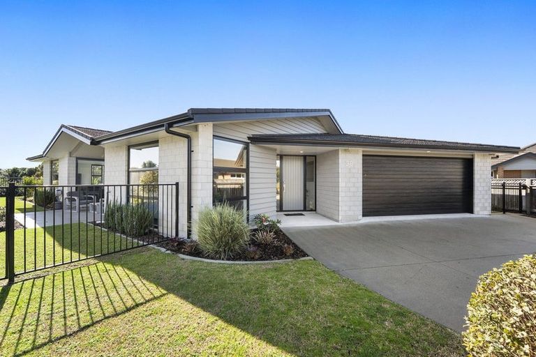 Photo of property in 38 Drabble Crescent, Papamoa Beach, Papamoa, 3118