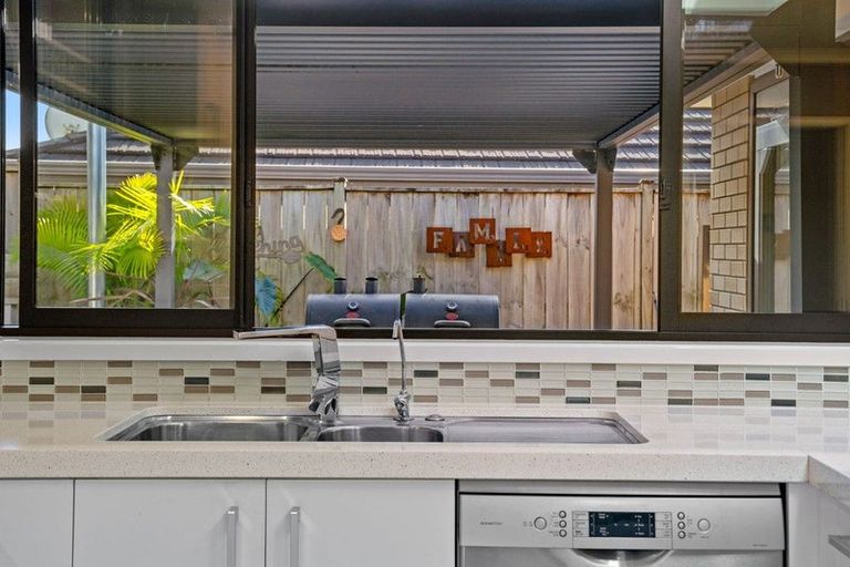 Photo of property in 230 Harbourside Drive, Karaka, Papakura, 2113