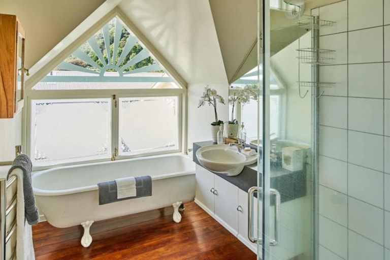 Photo of property in 9 Mahoe Street, Eastbourne, Lower Hutt, 5013