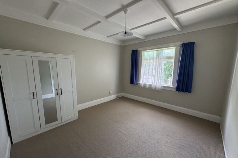 Photo of property in 19 Tirimoana Road, Te Atatu South, Auckland, 0602