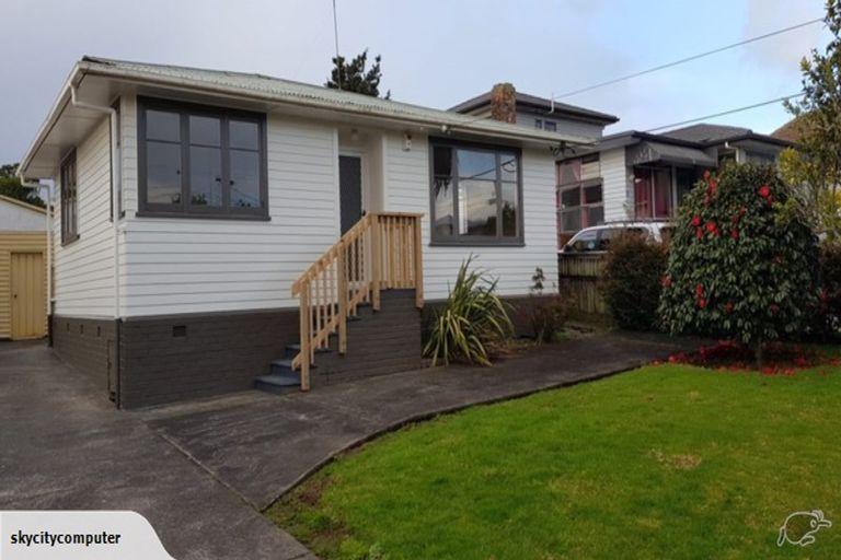 Photo of property in 15 Kotuku Street, Te Atatu Peninsula, Auckland, 0610