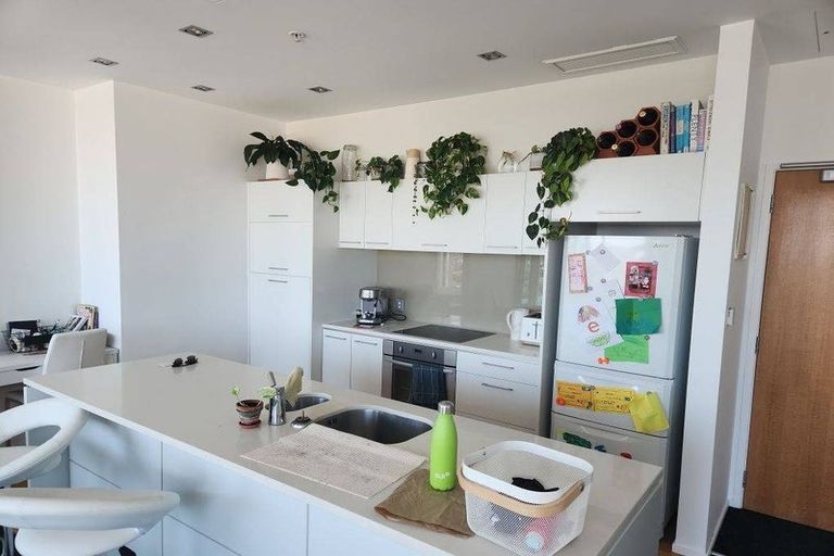 Photo of property in Sentinel Apartments, 905/3 Northcroft Street, Takapuna, Auckland, 0622
