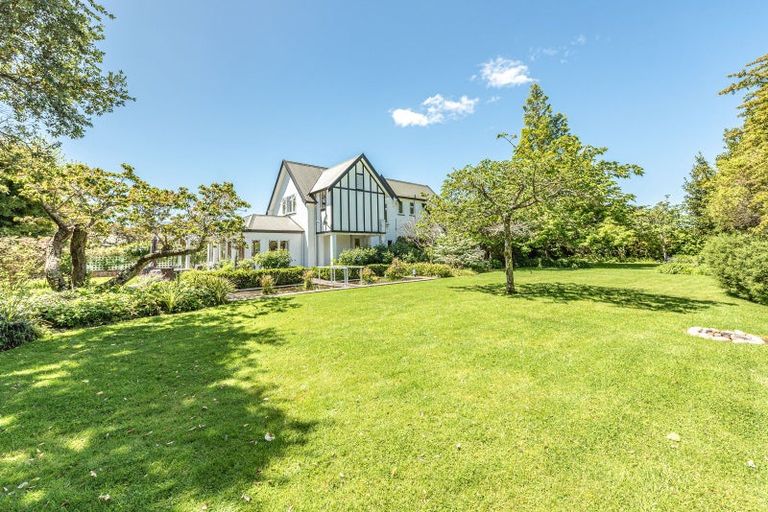 Photo of property in 32 Brassey Road, Saint Johns Hill, Whanganui, 4500