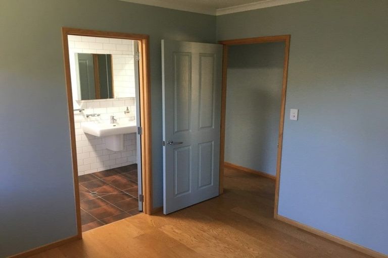 Photo of property in 2 Mooring Close, Haruru, 0204