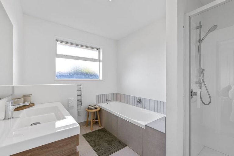 Photo of property in 198 Keyes Road, New Brighton, Christchurch, 8083