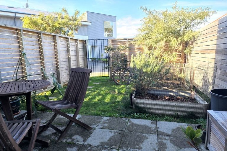 Photo of property in 2 Stone Street, Miramar, Wellington, 6022