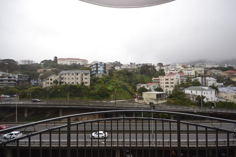 Photo of property in Atrium Towers, 6p/154 The Terrace, Wellington Central, Wellington, 6011