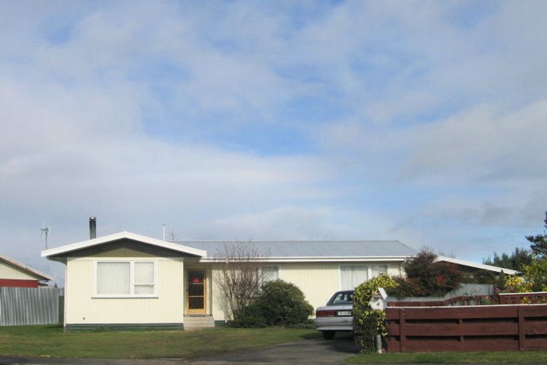 Photo of property in 4 Crail Avenue, Flaxmere, Hastings, 4120