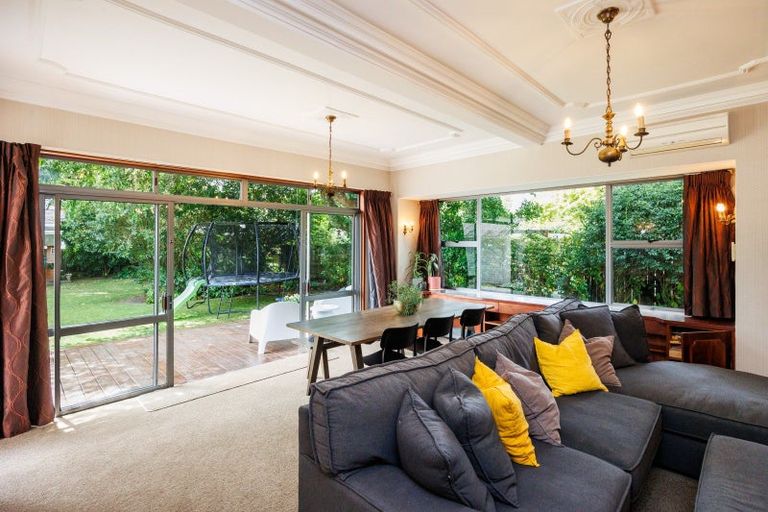 Photo of property in 11 Elmira Avenue, Hokowhitu, Palmerston North, 4410