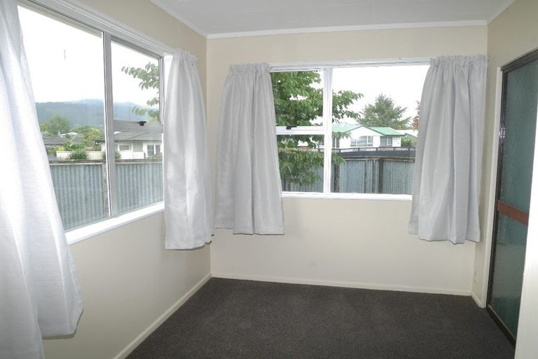 Photo of property in 43 Arawhata Road, Paraparaumu, 5032