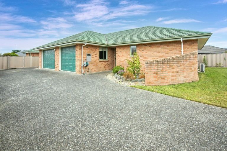 Photo of property in 21 Woodstock Place, Stoke, Nelson, 7011