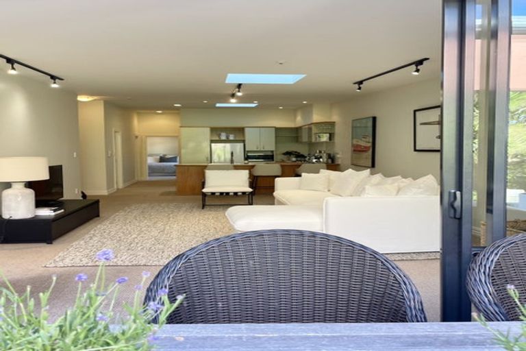 Photo of property in 3/36 Victoria Road, Devonport, Auckland, 0624