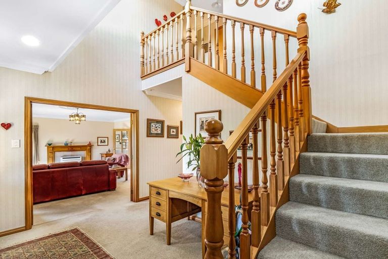 Photo of property in 43 Kilkenny Place, Fitzherbert, Palmerston North, 4410