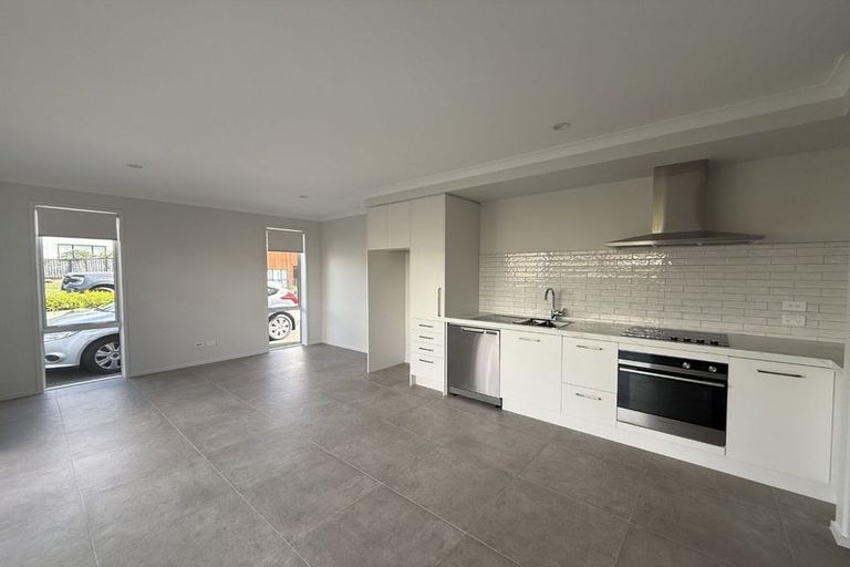 Photo of property in 37 Maraeariki Avenue, Orewa, 0931