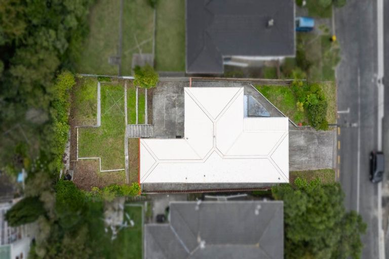 Photo of property in 127 Parkvale Road, Karori, Wellington, 6012