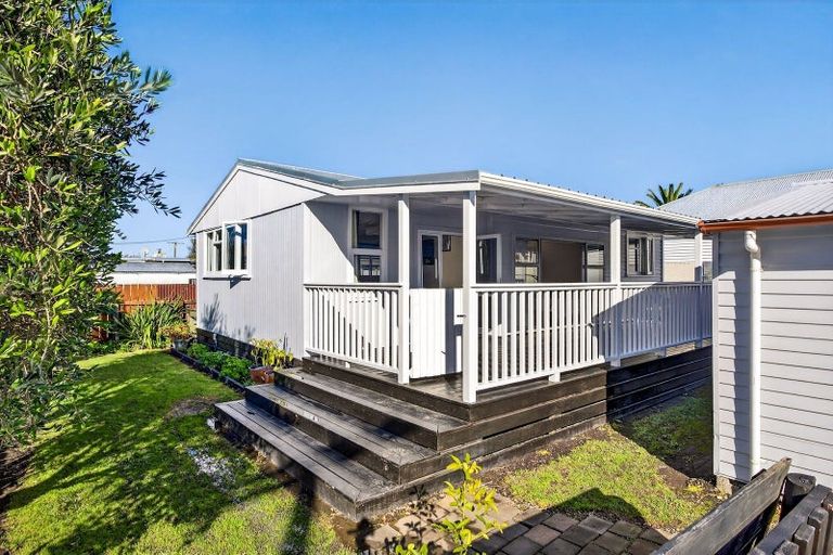 Photo of property in 5 Kara Street, Outer Kaiti, Gisborne, 4010