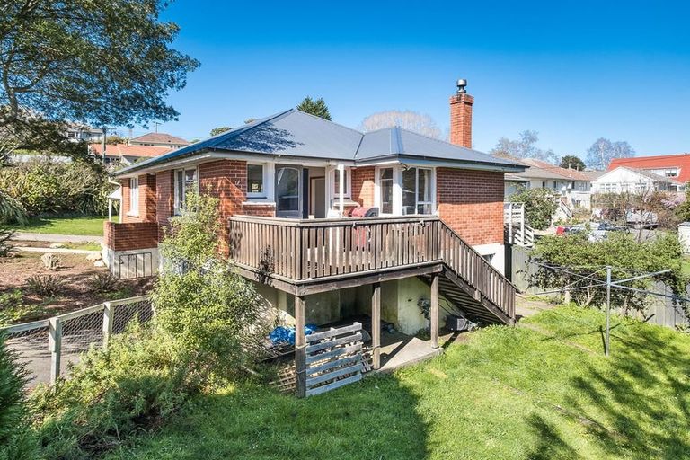Photo of property in 1 Centennial Avenue, Helensburgh, Dunedin, 9010