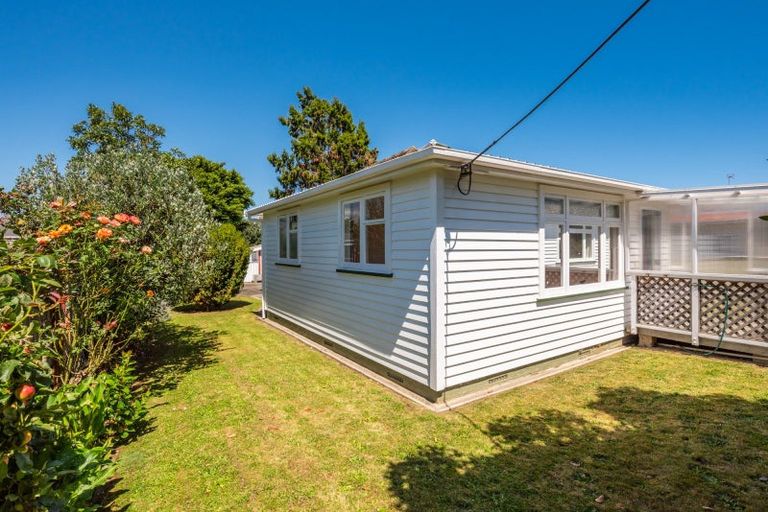 Photo of property in 27 Read Street, Levin, 5510