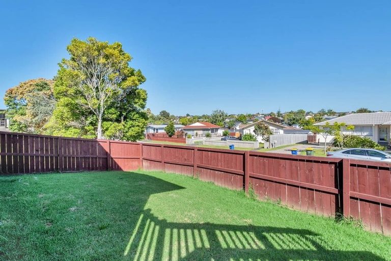 Photo of property in 86 Farquhar Road, Glendene, Auckland, 0602