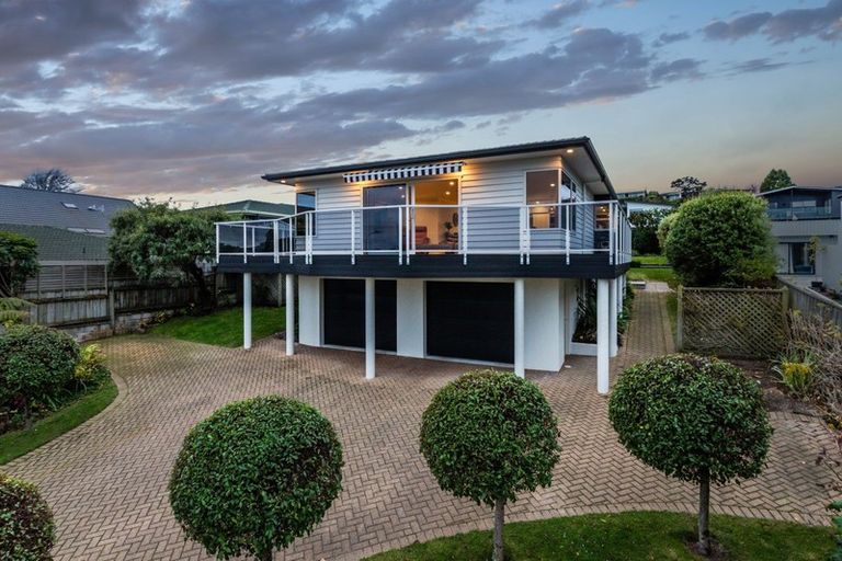 Photo of property in 10 Crowther Terrace, Waipahihi, Taupo, 3330