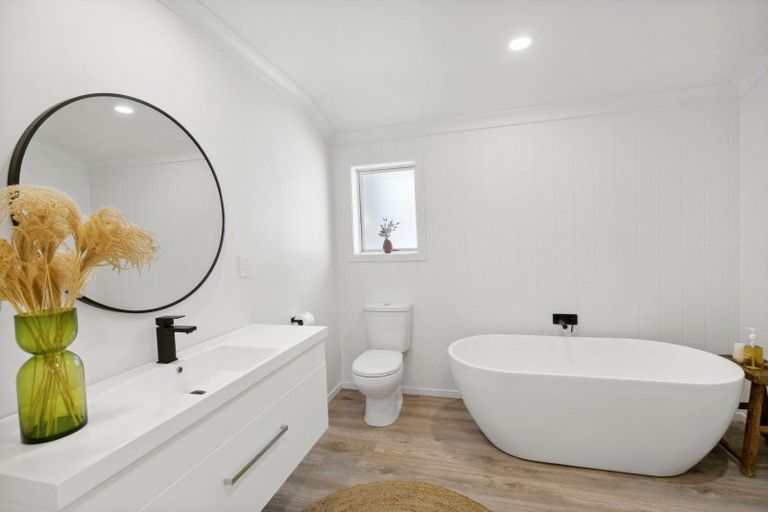 Photo of property in 12 Ainslee Street, Highlands Park, New Plymouth, 4312