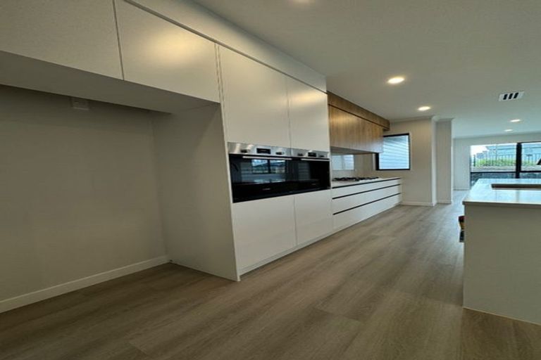 Photo of property in 9 Kikorangi Drive, Wainui, 0992