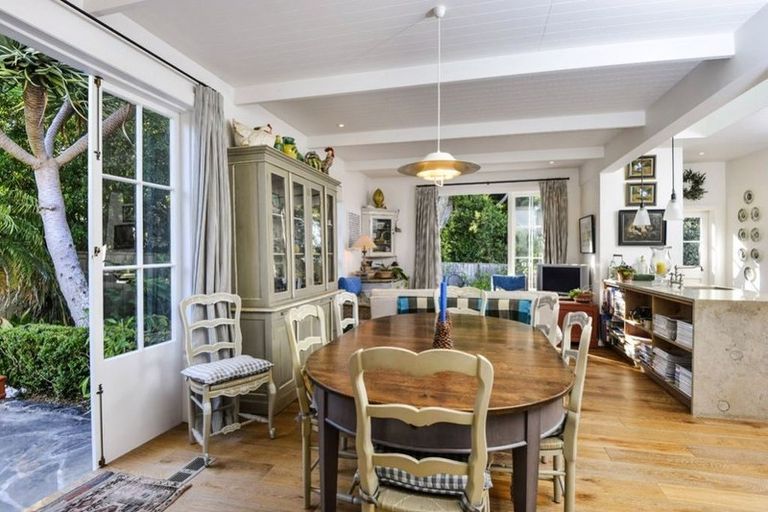 Photo of property in 2 Saint Leonards Road, Hauraki, Auckland, 0622